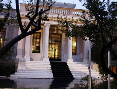 Απάντηση από Μαξίμου στον Χ.Τσαβούσολγλου: «Πρώτα να σκέφτεται και μετά να μιλά»